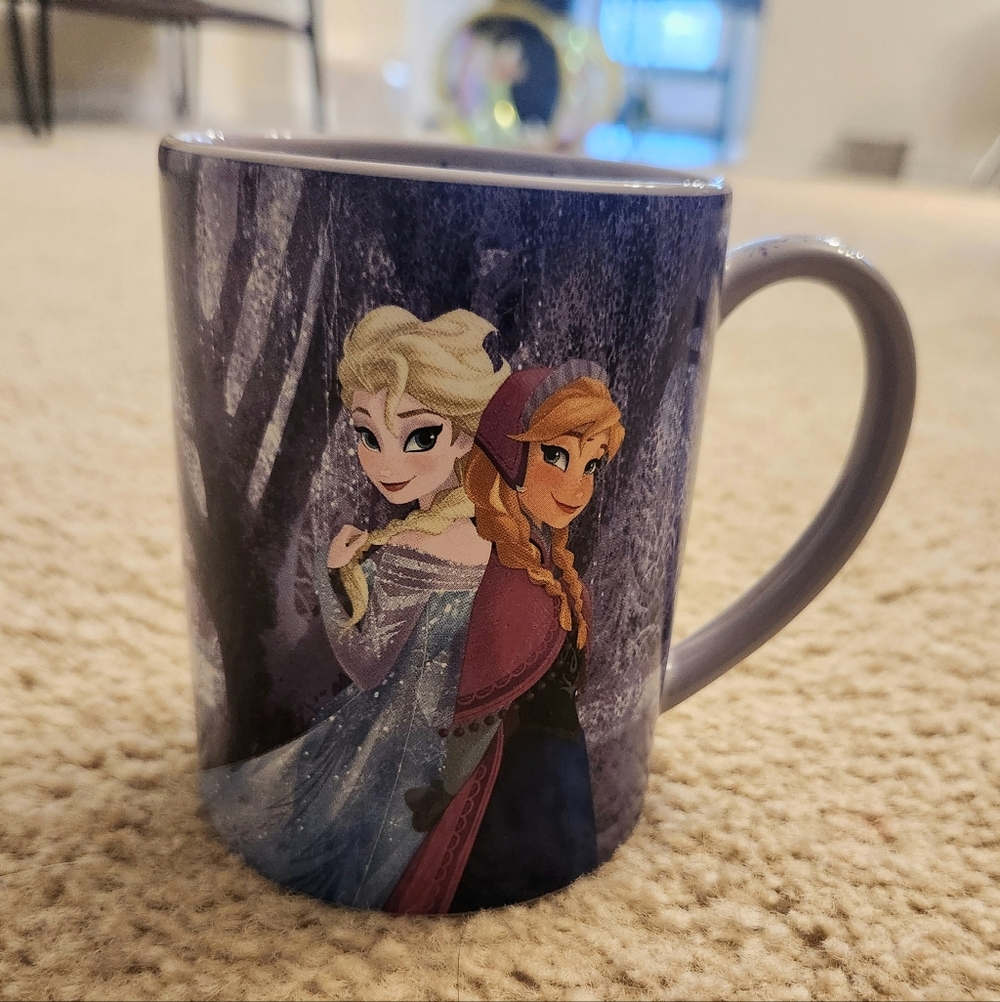 DISNEY PARKS Coffee Cup Mug 16โ oz FROZEN Elsa Anna Olaf Purple Snowflake